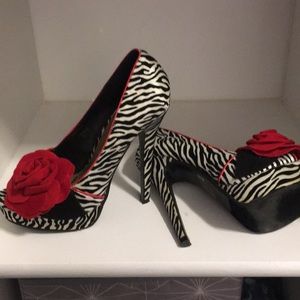 Zebra high heels size 6 1/2